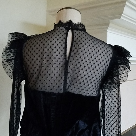 Melrose and Market Top - Picture 3 of 3